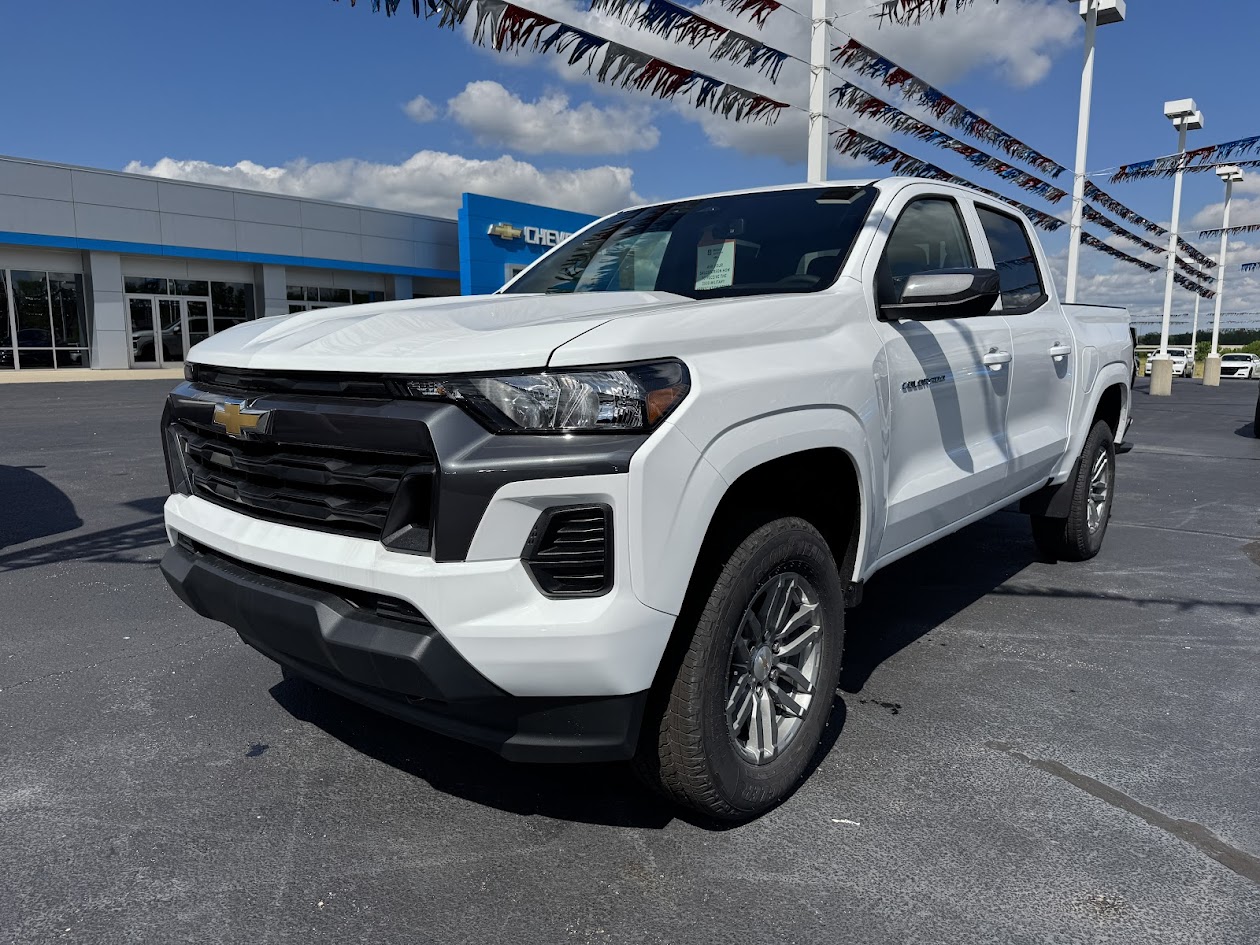 2025 Chevrolet Colorado Vehicle Photo in BOONVILLE, IN 47601-9633