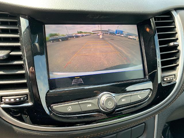 2022 Chevrolet Trax Vehicle Photo in MOON TOWNSHIP, PA 15108-2571