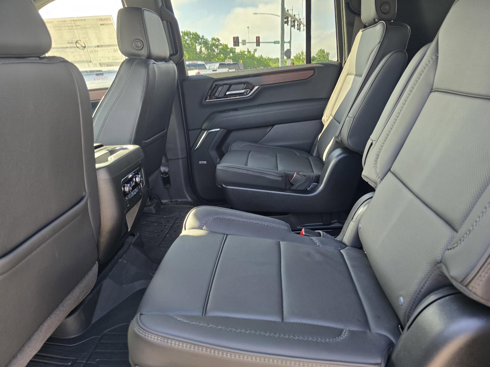 2025 GMC Yukon XL Vehicle Photo in Rolla, MO 65401