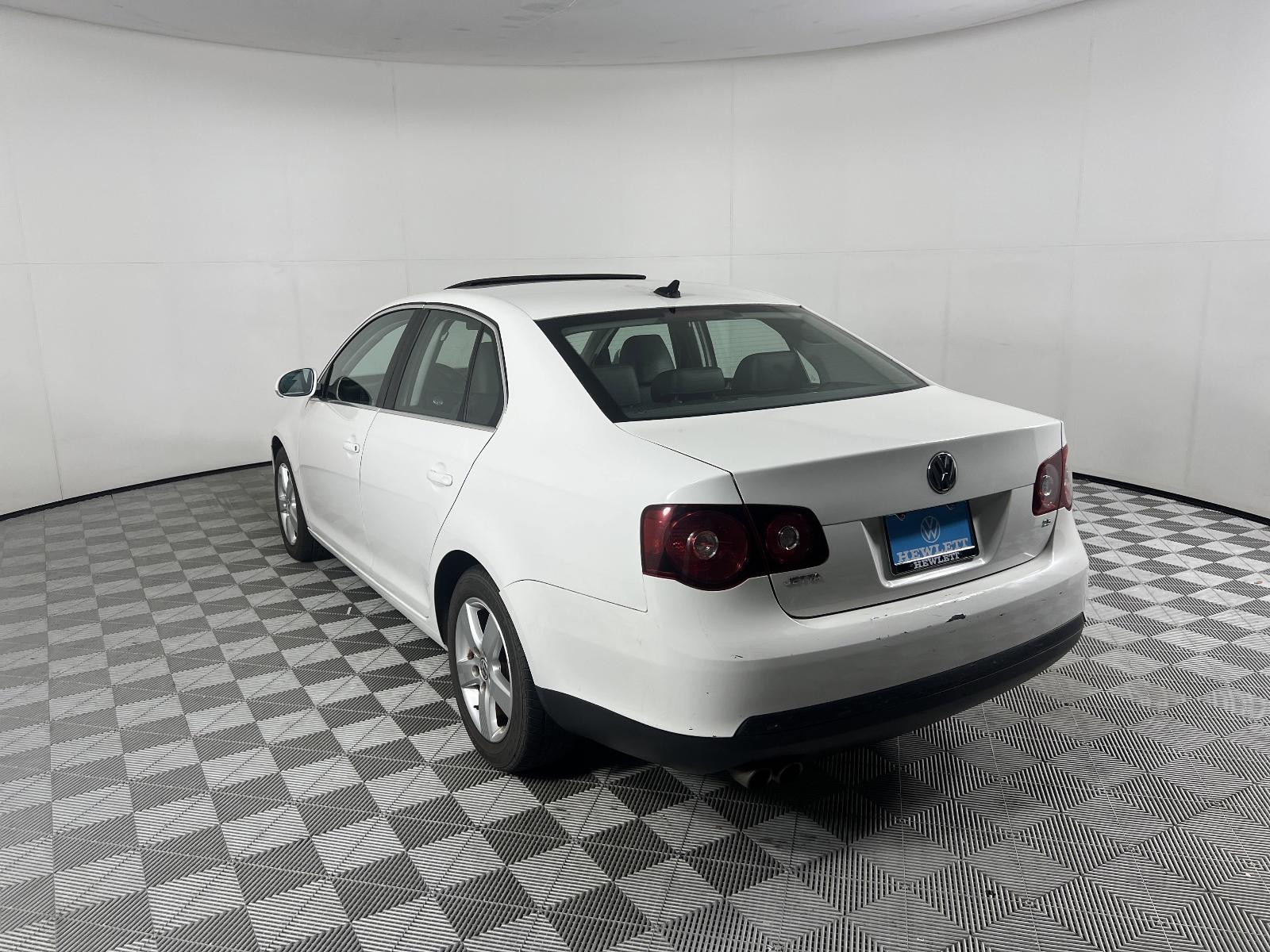 2009 Volkswagen Jetta Sedan Vehicle Photo in Georgetown, TX 78626