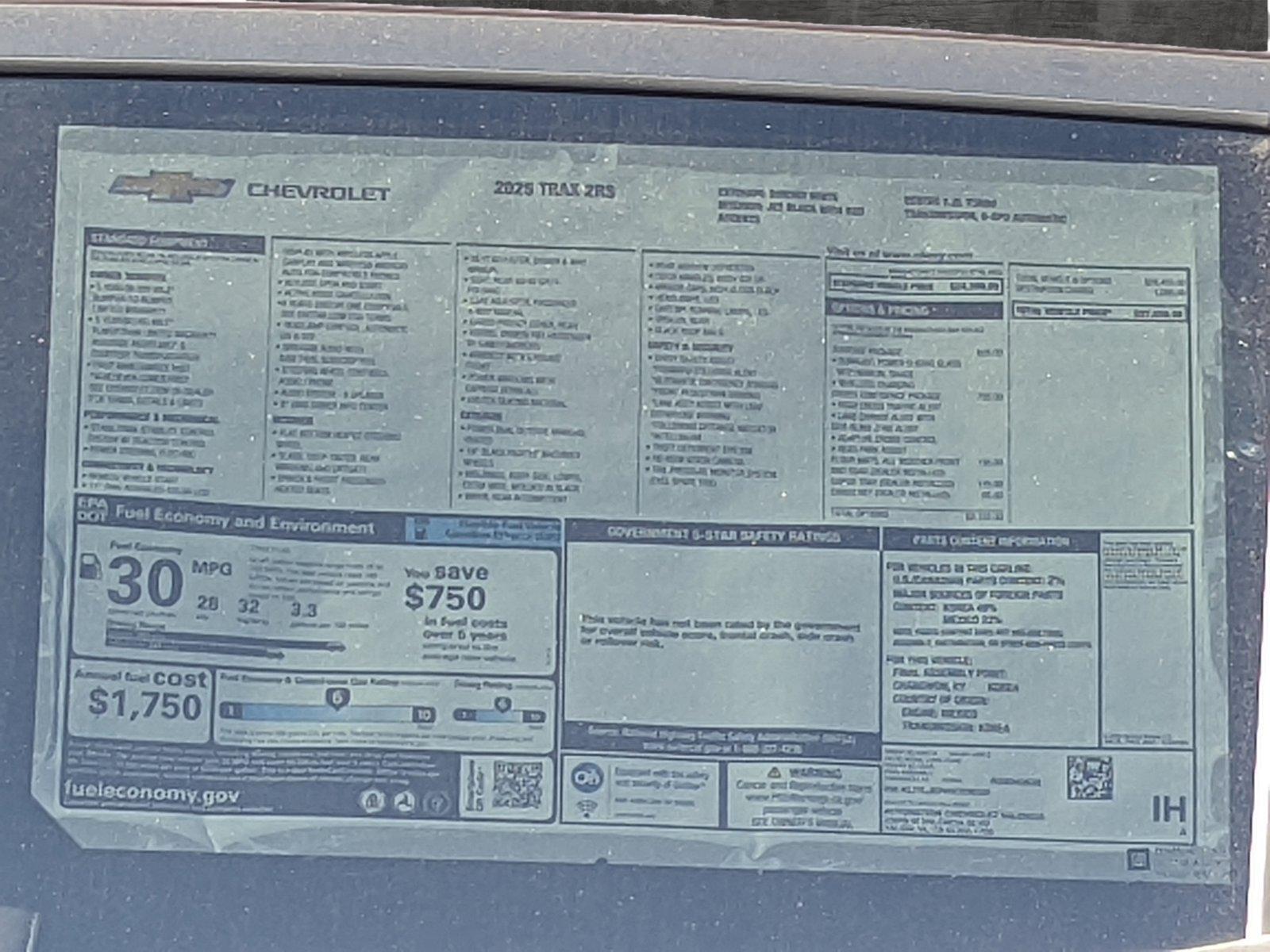 2025 Chevrolet Trax Vehicle Photo in VALENCIA, CA 91355-1705