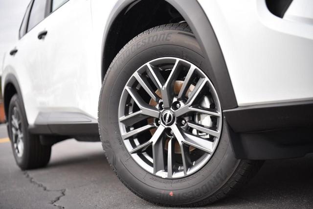 2025 Nissan Rogue Vehicle Photo in Ballwin, MO 63011