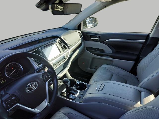 2019 Toyota Highlander Vehicle Photo in Appleton, WI 54914