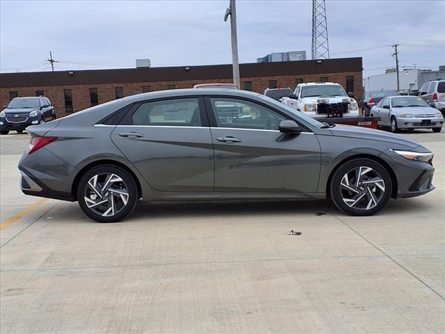 2025 Hyundai ELANTRA Vehicle Photo in Peoria, IL 61615