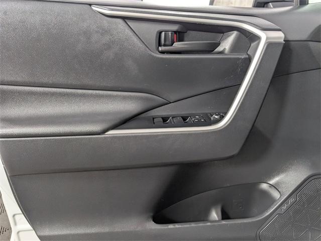 2019 Toyota RAV4 Vehicle Photo in ENGLEWOOD, CO 80113-6708