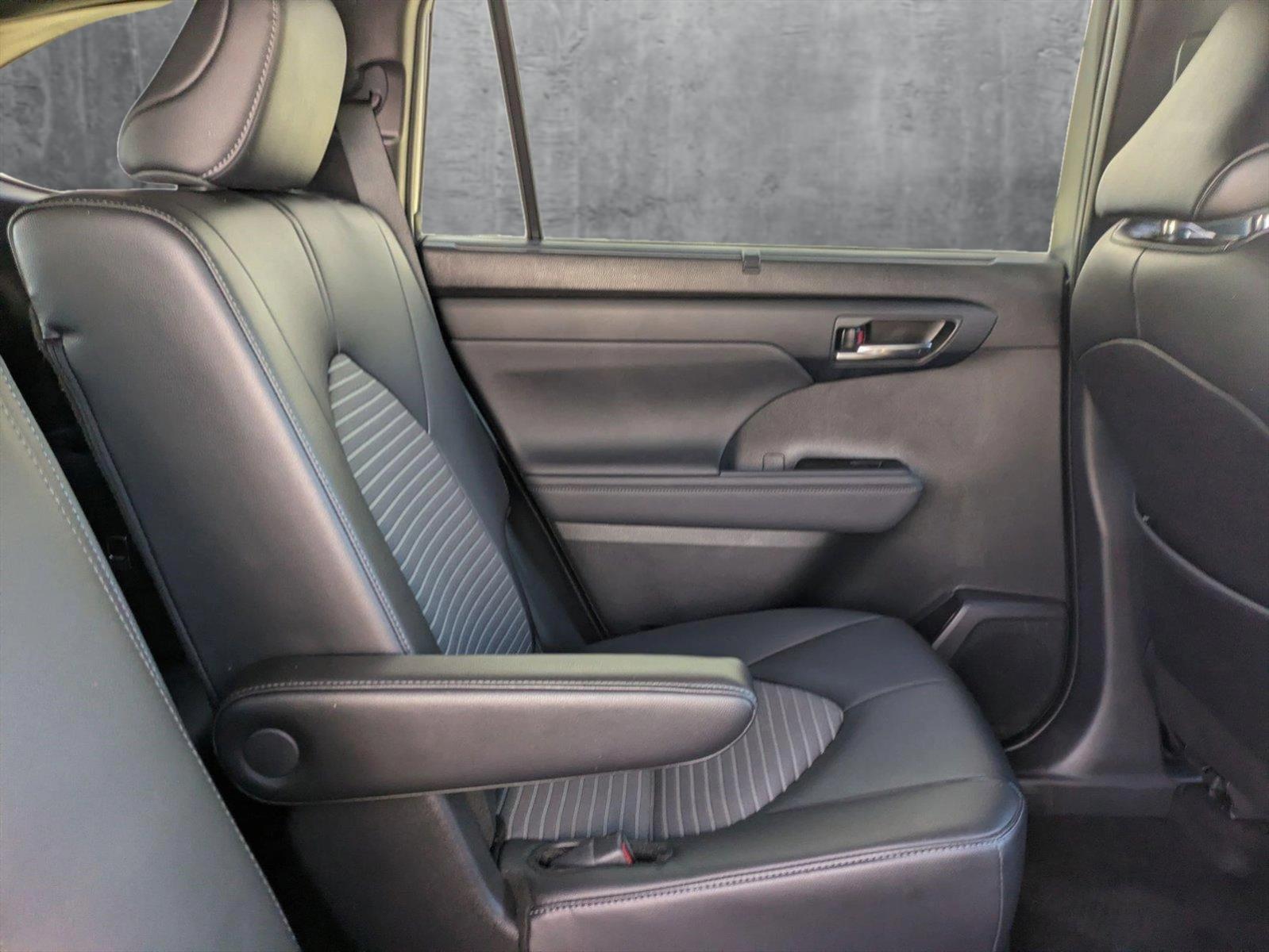 2024 Toyota Highlander Vehicle Photo in Winter Park, FL 32792