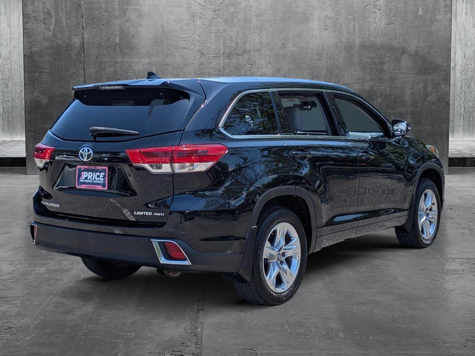 2017 Toyota Highlander Vehicle Photo in Clearwater, FL 33765