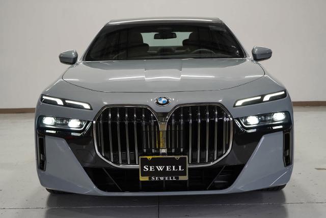2024 BMW 740i xDrive Vehicle Photo in GRAPEVINE, TX 76051
