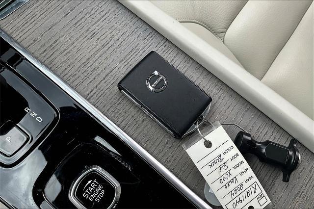 2024 Volvo XC90 Recharge Plug-In Hybrid Vehicle Photo in Houston, TX 77007