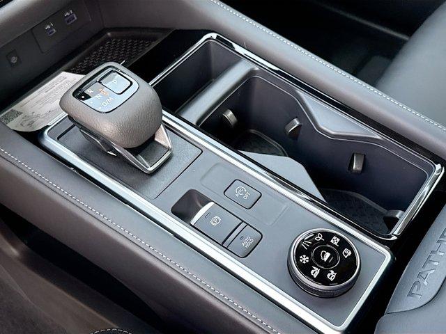 2025 Nissan Pathfinder Vehicle Photo in Flemington, NJ 08822