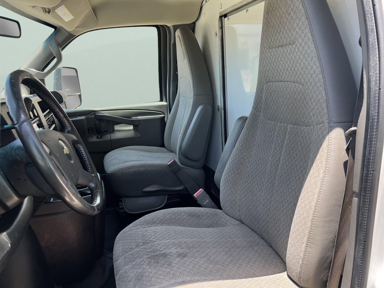 2021 Chevrolet Express Cutaway 3500 Vehicle Photo in GEORGETOWN, TX 78626-7508