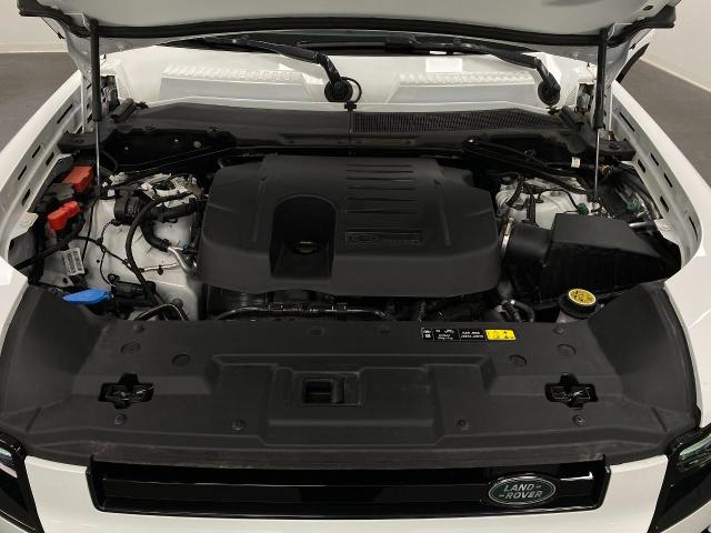 2024 Defender Vehicle Photo in Appleton, WI 54913
