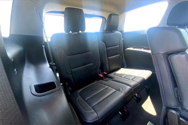 2023 GMC Acadia Vehicle Photo in TOPEKA, KS 66609-0000