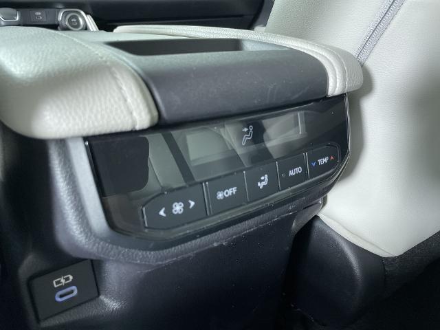 2024 Toyota Grand Highlander Vehicle Photo in GILBERT, AZ 85297-0402