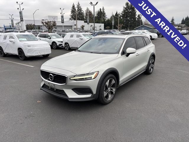 2020 Volvo V60 Cross Country Vehicle Photo in Puyallup, WA 98371