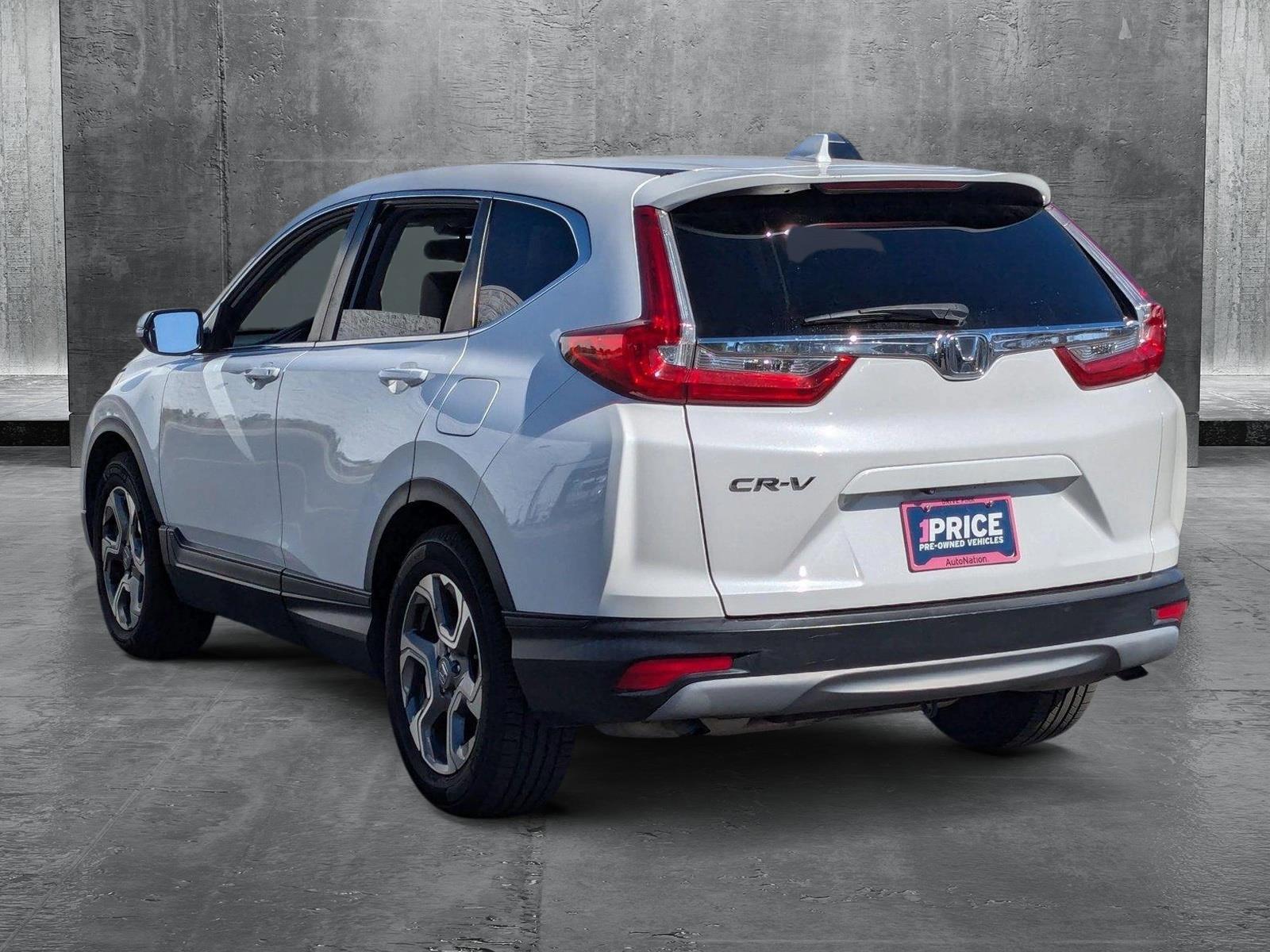 2019 Honda CR-V Vehicle Photo in VALENCIA, CA 91355-1705