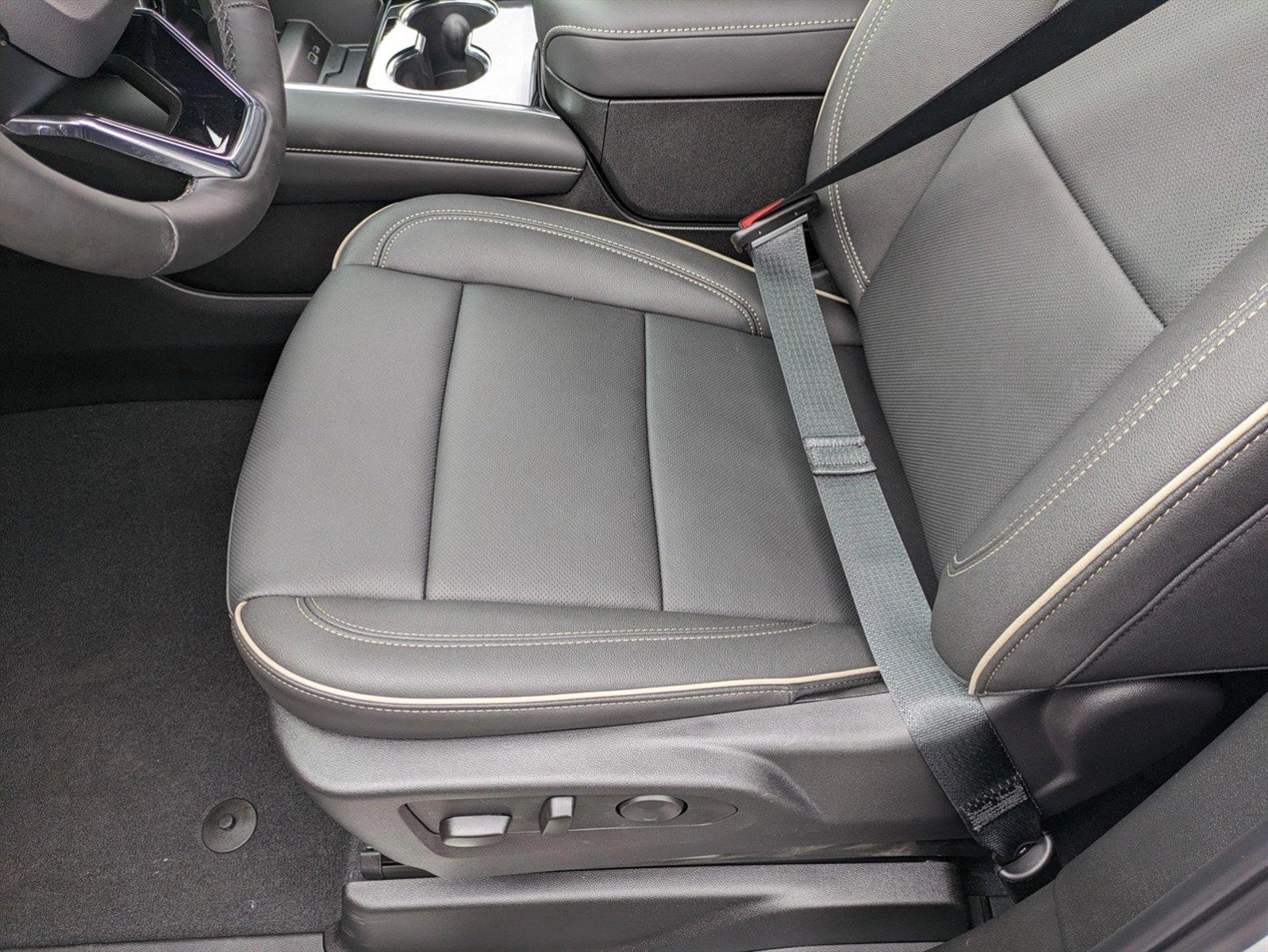 2025 Chevrolet Suburban Vehicle Photo in GILBERT, AZ 85297-0446