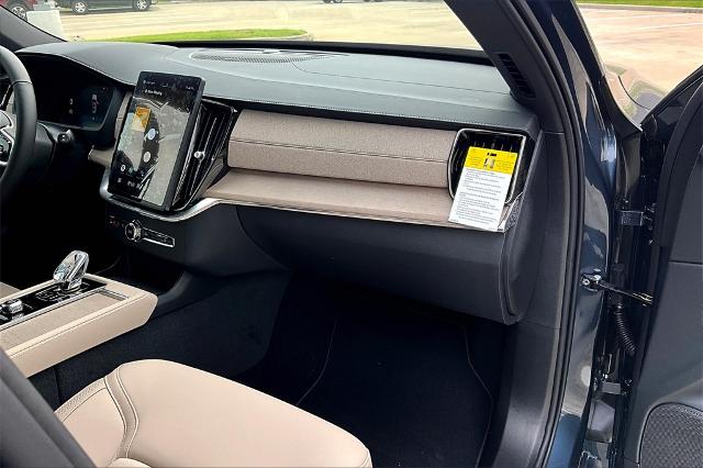 2025 Volvo XC90 Plug-In Hybrid Vehicle Photo in Houston, TX 77007