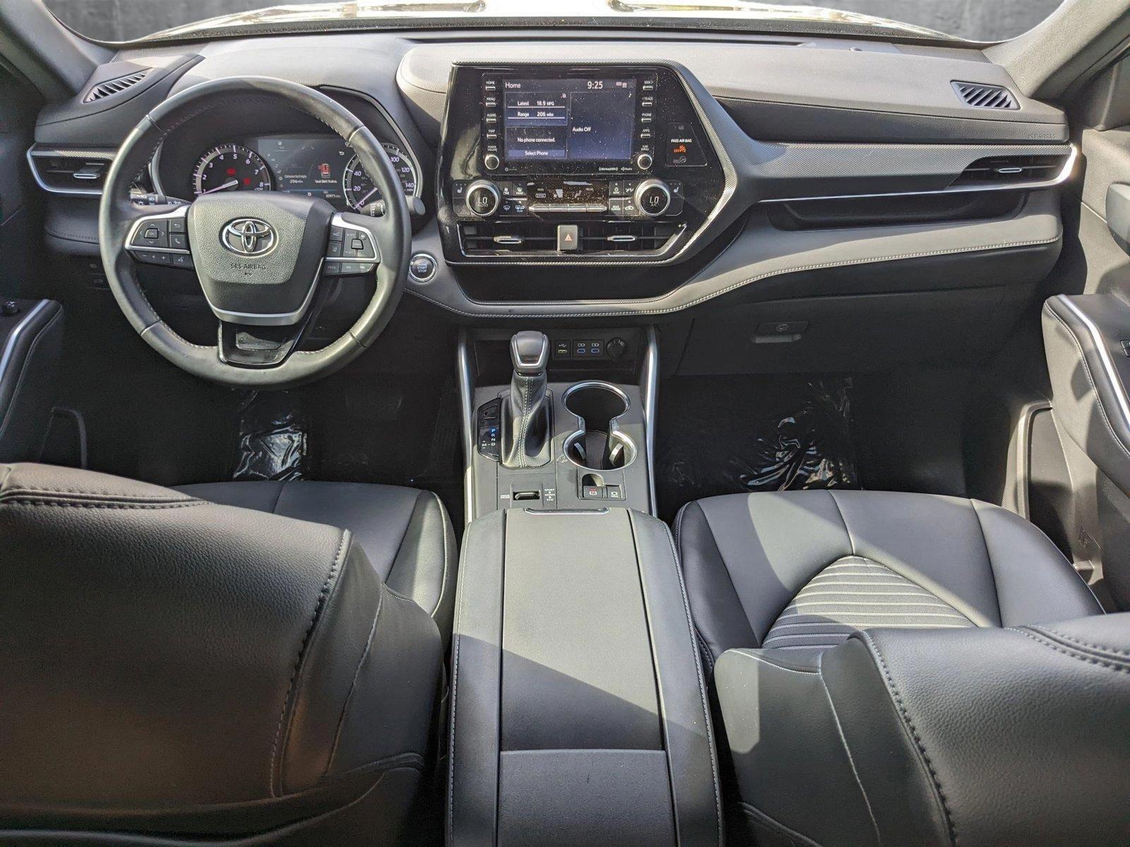 2022 Toyota Highlander Vehicle Photo in Davie, FL 33331