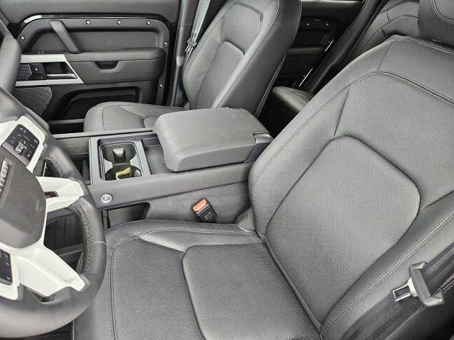 2024 Defender Vehicle Photo in AUSTIN, TX 78717