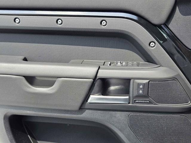 2025 Defender Vehicle Photo in AUSTIN, TX 78717