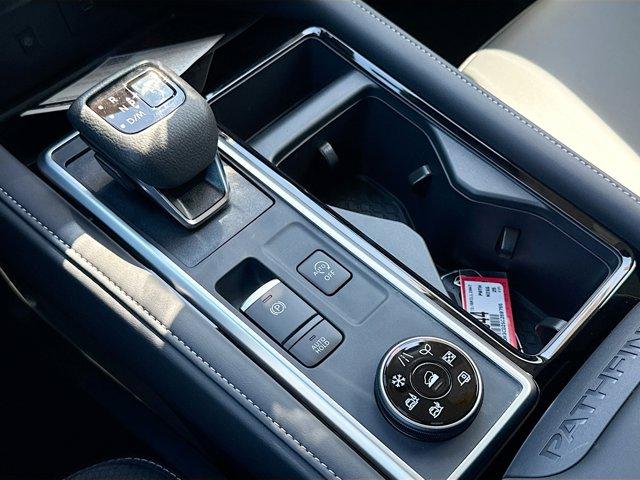2025 Nissan Pathfinder Vehicle Photo in Flemington, NJ 08822