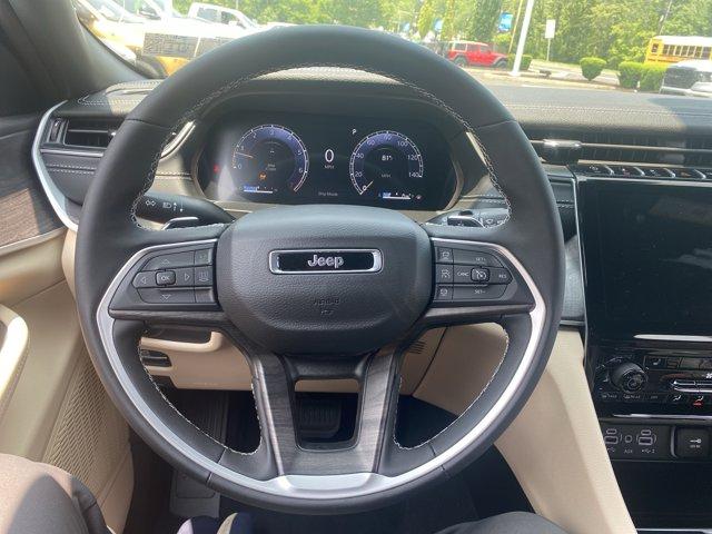2025 Jeep Grand Cherokee Vehicle Photo in Doylsetown, PA 18901