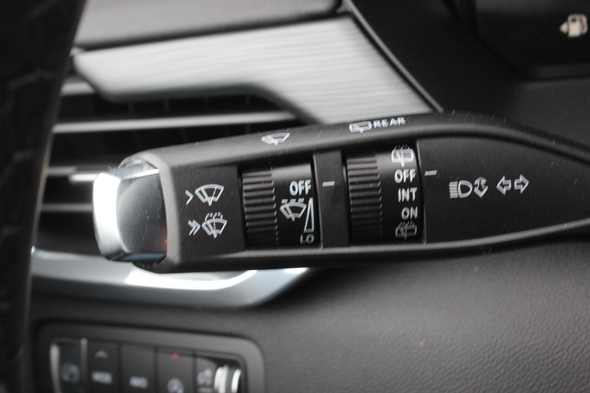 2025 GMC Acadia Vehicle Photo in AURORA, CO 80012-4011