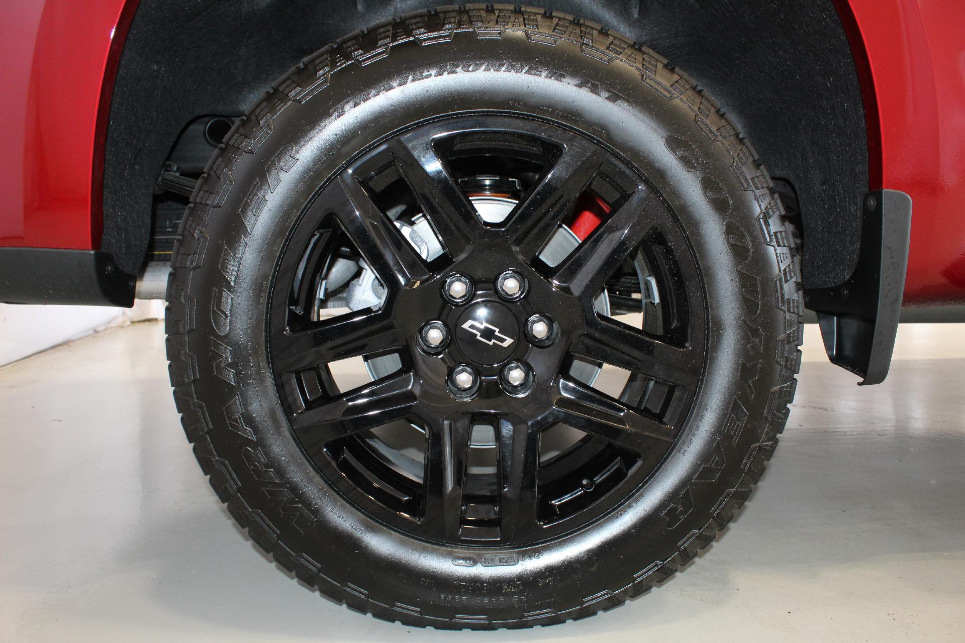 2025 Chevrolet Silverado 1500 Vehicle Photo in NORTHAMPTON, MA 01060-1120