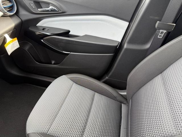 2025 Chevrolet Trax Vehicle Photo in COLUMBIA, MO 65203-3903