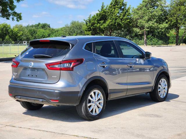 2022 Nissan Rogue Sport Vehicle Photo in DENTON, TX 76210-9321