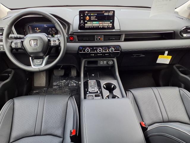 2025 Honda Pilot Vehicle Photo in Oshkosh, WI 54904