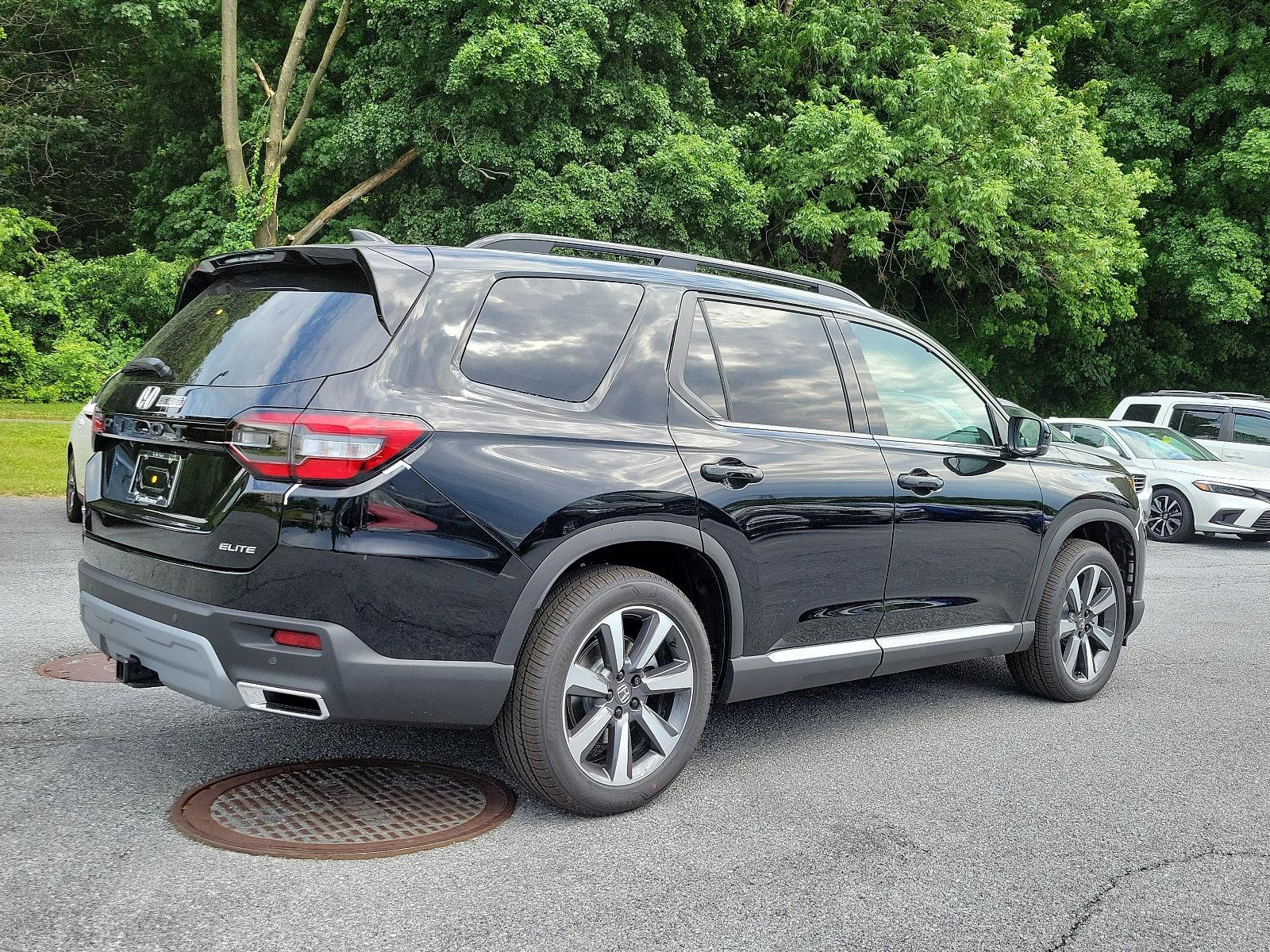 2025 Honda Pilot Vehicle Photo in Harrisburg, PA 17111