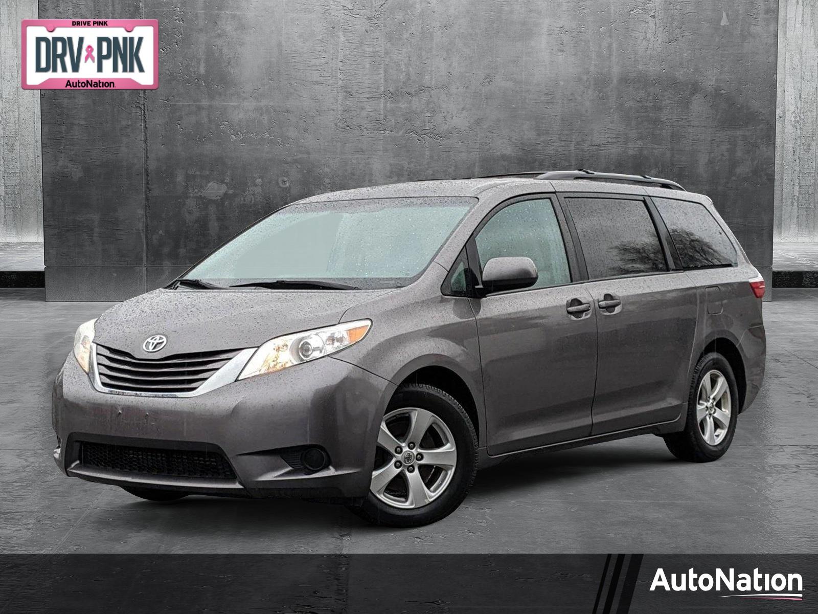 2017 Toyota Sienna Vehicle Photo in Spokane Valley, WA 99212