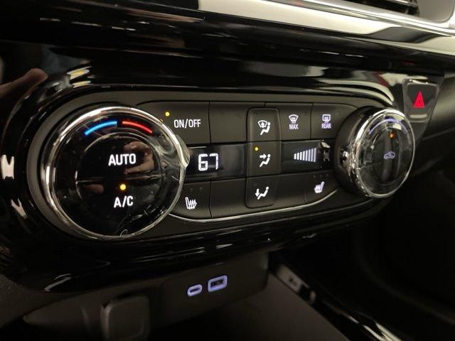 2025 Chevrolet Trax Vehicle Photo in PHOENIX, AZ 85014-3381
