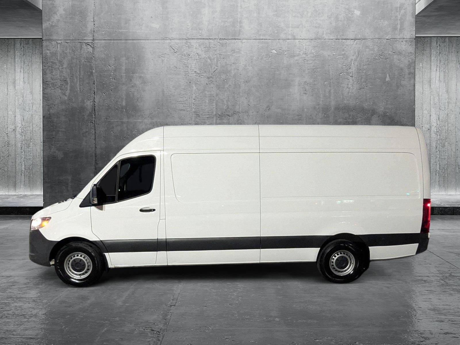 2022 Mercedes-Benz Sprinter Cargo Van Vehicle Photo in Miami, FL 33169