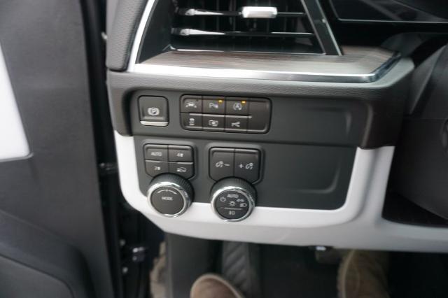 2025 Chevrolet Suburban Vehicle Photo in FAIRMONT, WV 26554-2318