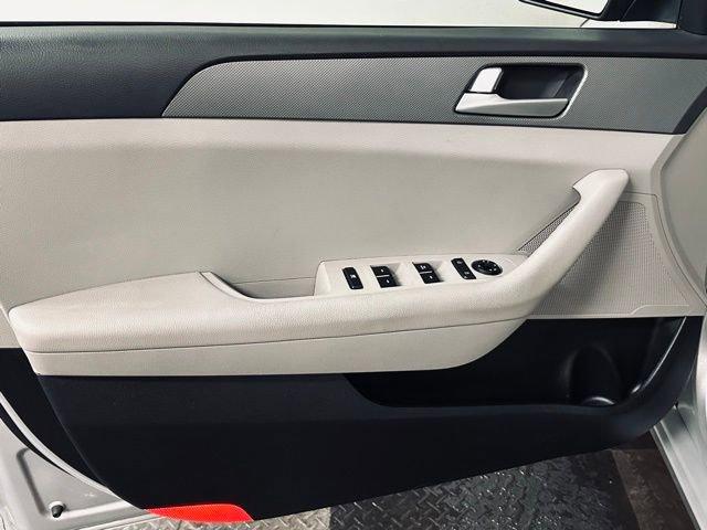 2017 Hyundai Sonata Vehicle Photo in MEDINA, OH 44256-9631