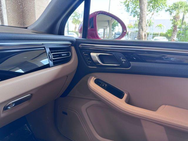2022 Porsche Macan Vehicle Photo in DELRAY BEACH, FL 33483-3294
