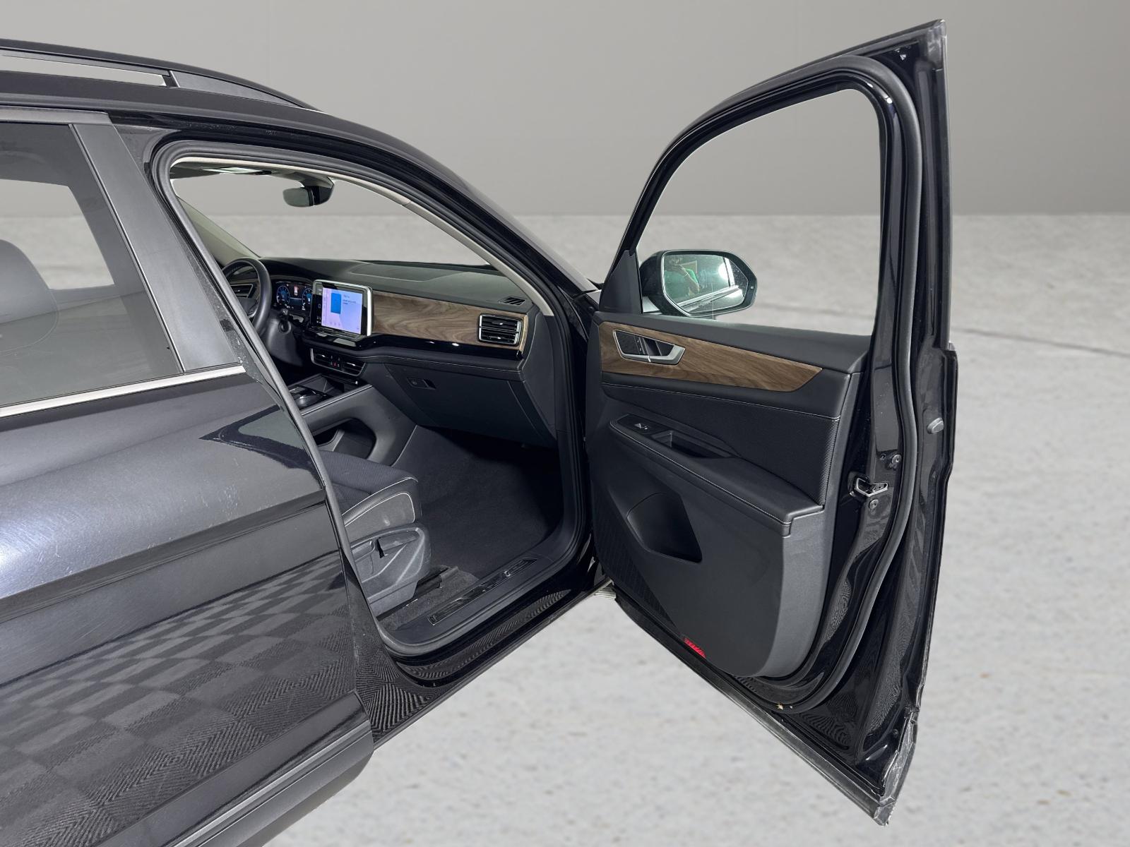 2024 Volkswagen Atlas Vehicle Photo in Georgetown, TX 78626