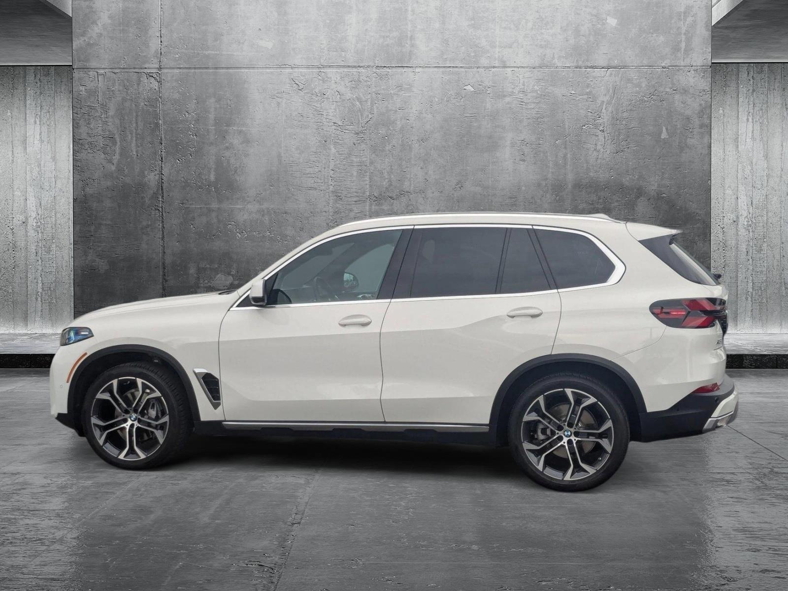 2025 BMW X5 sDrive40i Vehicle Photo in Valencia, CA 91355
