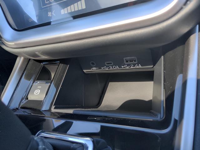 2025 Subaru Outback Vehicle Photo in Green Bay, WI 54304