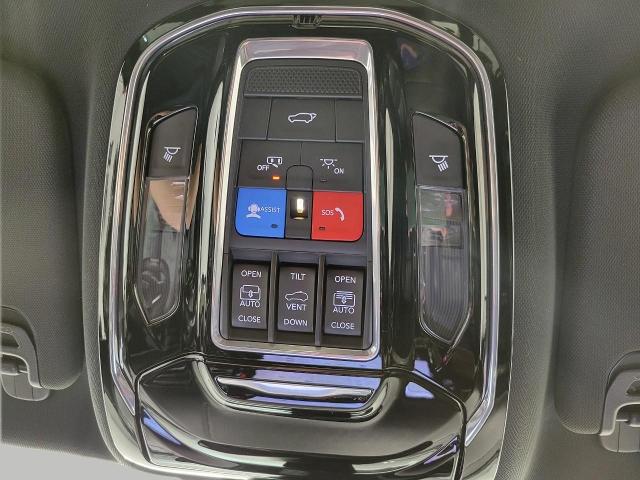 2022 Jeep Grand Wagoneer Vehicle Photo in Kaukauna, WI 54130