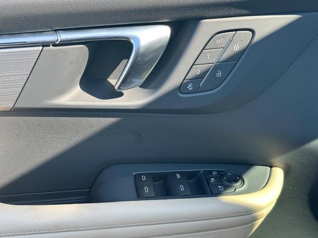 2025 Buick Enclave Vehicle Photo in COLUMBIA, MO 65203-3903