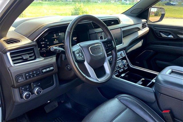 2022 GMC Yukon XL Vehicle Photo in TOPEKA, KS 66609-0000