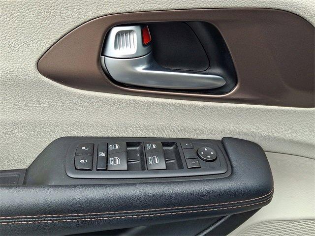 2017 Chrysler Pacifica Vehicle Photo in LANCASTER, PA 17601-0000