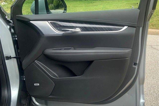 2025 Cadillac XT6 Vehicle Photo in KANSAS CITY, MO 64114-4545