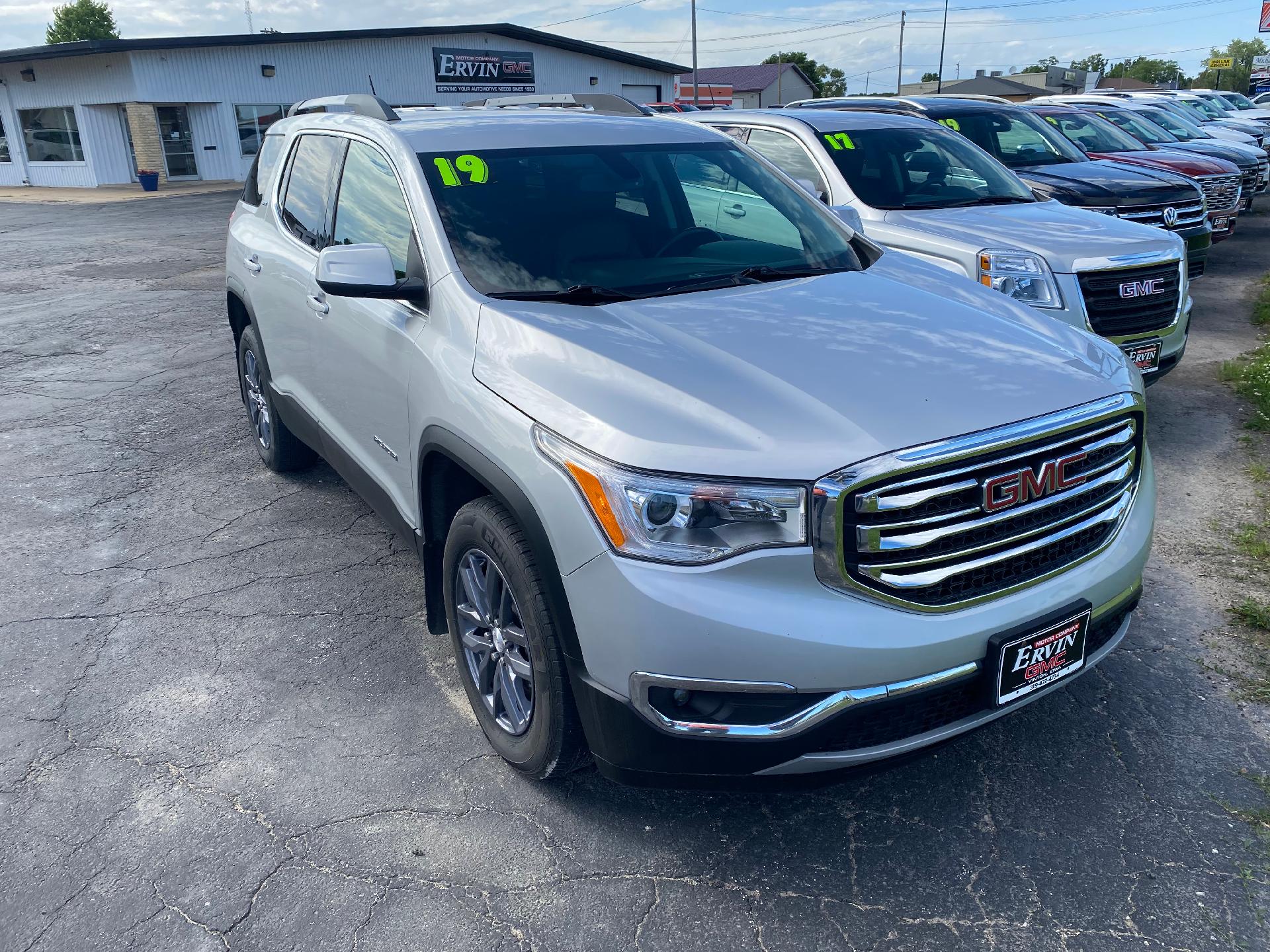 Used 2019 GMC Acadia SLT-1 with VIN 1GKKNULS0KZ180811 for sale in Vinton, IA