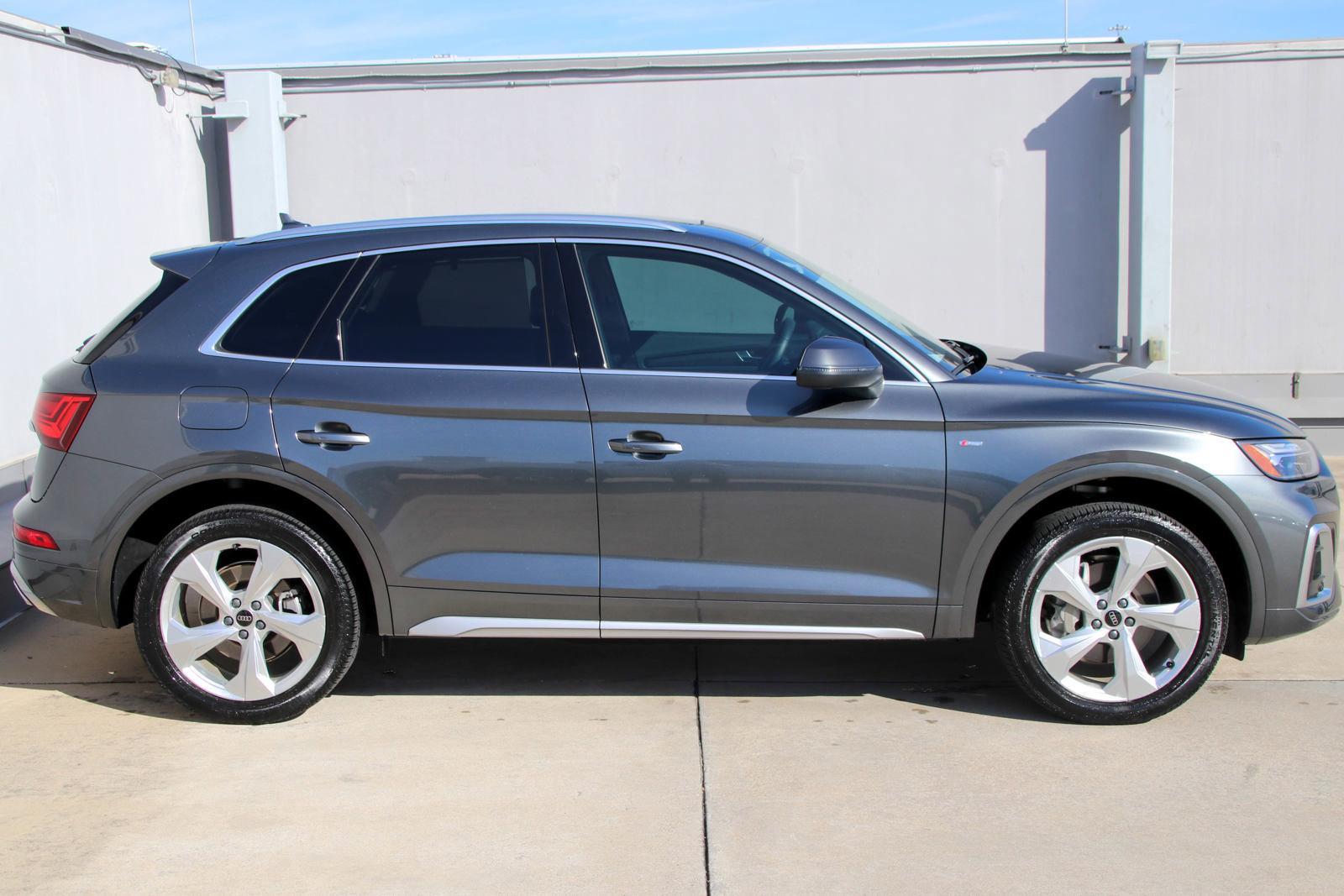 2024 Audi Q5 Vehicle Photo in SUGAR LAND, TX 77478