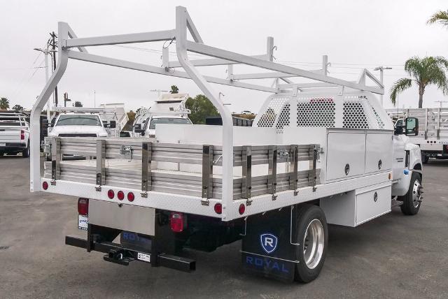 2023 Chevrolet Silverado Chassis Cab Vehicle Photo in VENTURA, CA 93003-8585